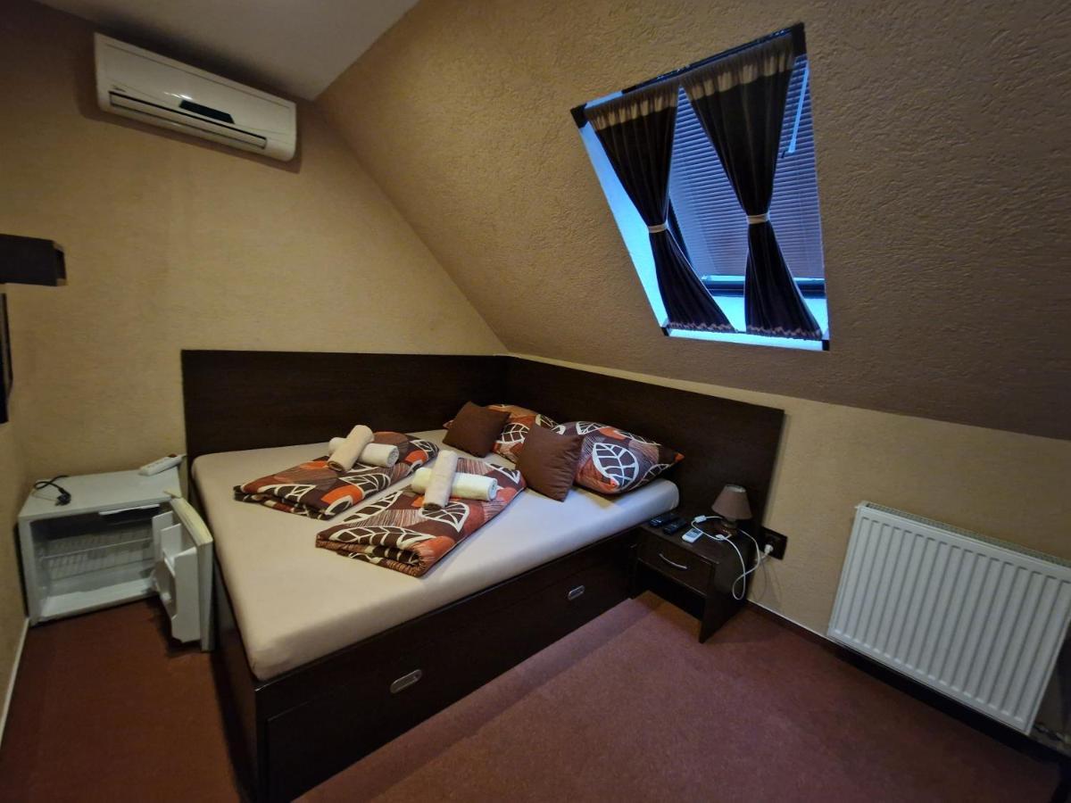 Penzion Škorpión Senec Exterior foto